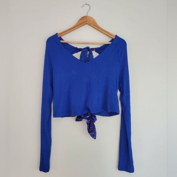 Free people Womens Blue Looking Foward Cropped Printed long sleeve T-Shirt Large - Picture 2 of 13